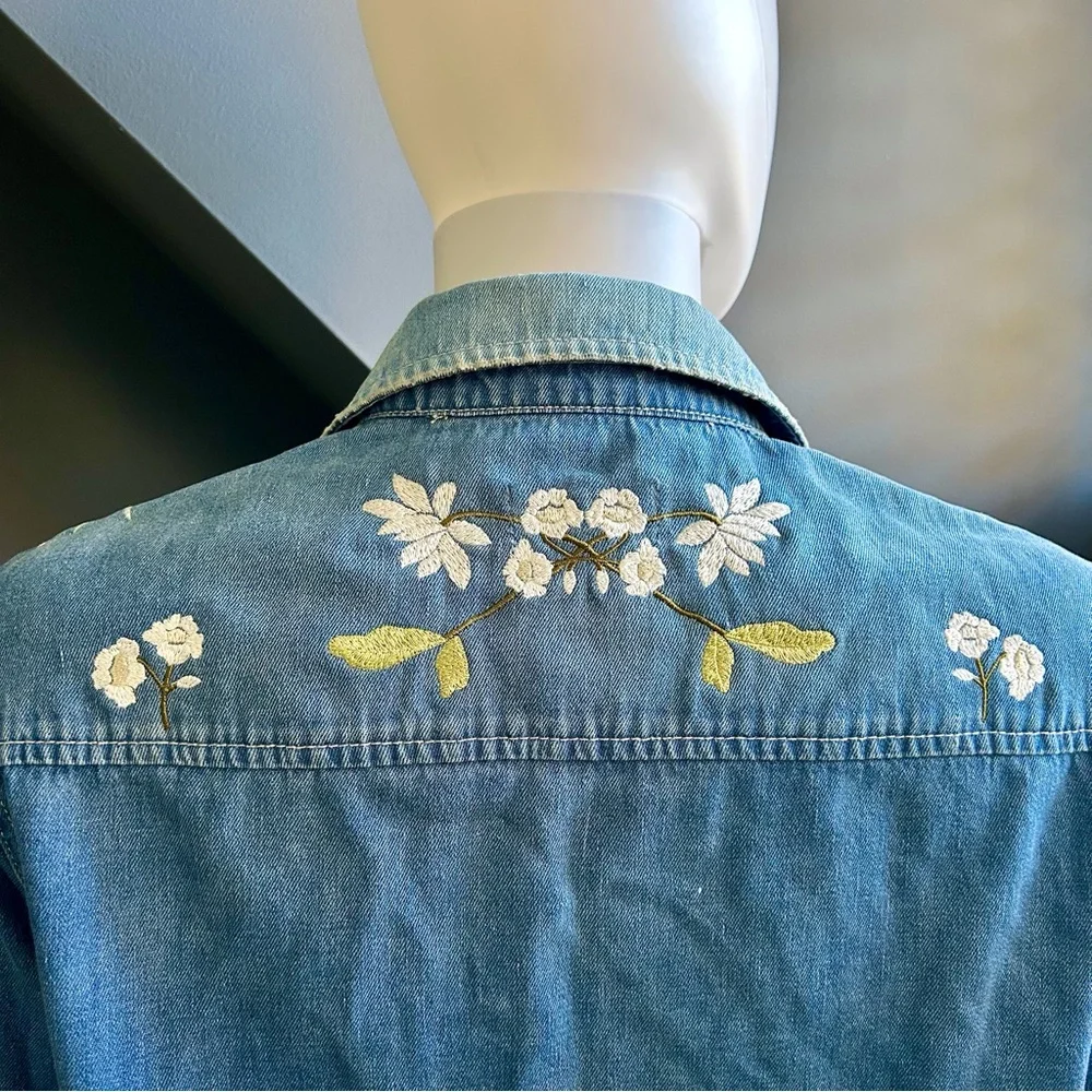 Seven 4 All Mankind Floral Embroidered Distressed Button Down Denim Top - Picture 8 of 16
